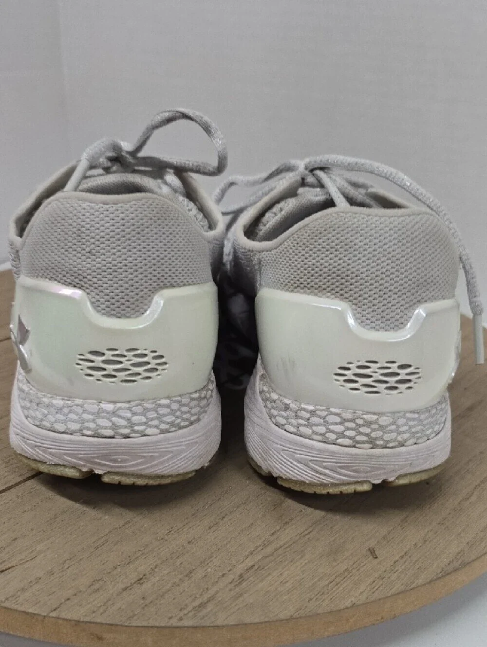 Under Armour Men's Light Gray Running Sneakers Size 9